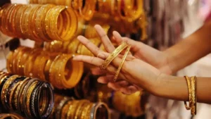 الذهب يستقر عند 6440 جنيهًا وسط توقعات بارتفاع قيمته 15% خلال الأشهر القادمة